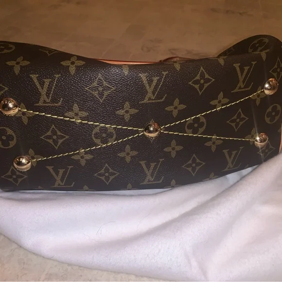 Beautiful Handbag - Picture 4 of 12